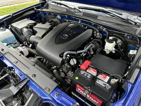 Used 2022 Toyota Tacoma Limited AWD/4WD image 17