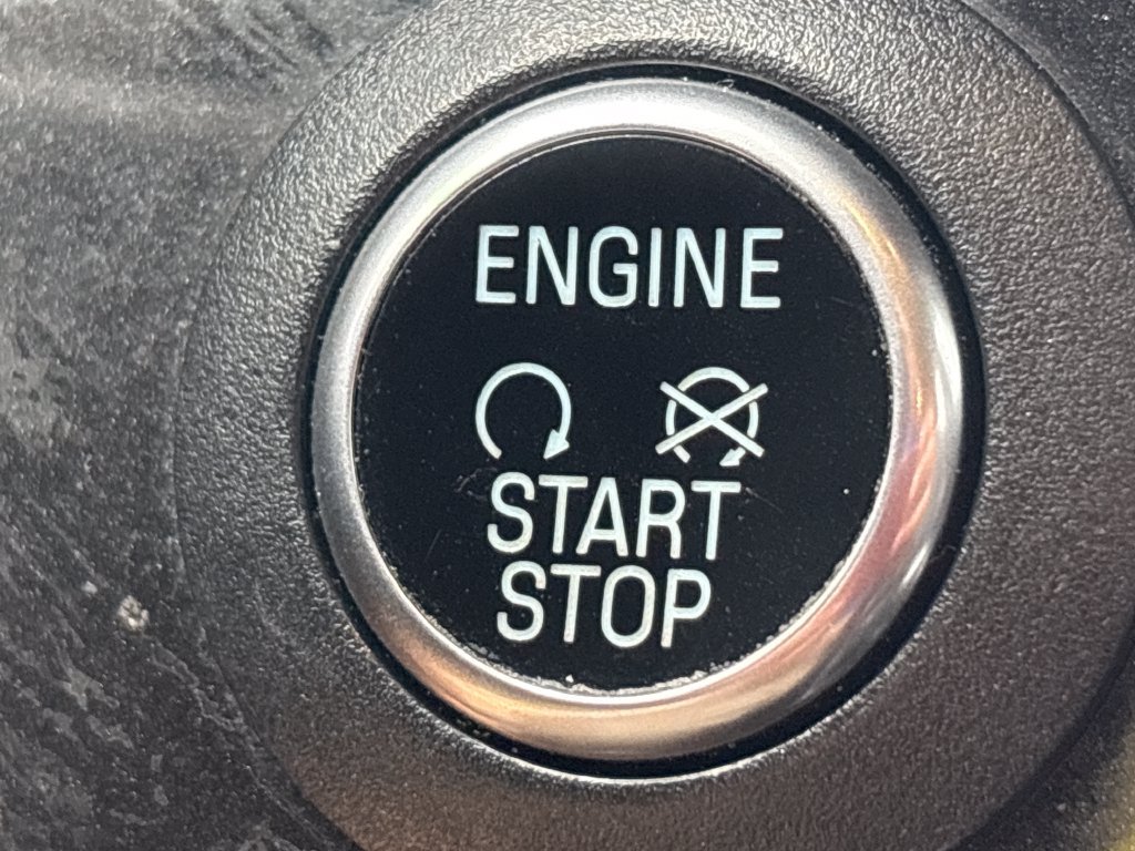 Used 2017 Ford Escape Titanium w/ Equipment Group 301A FWD image 4