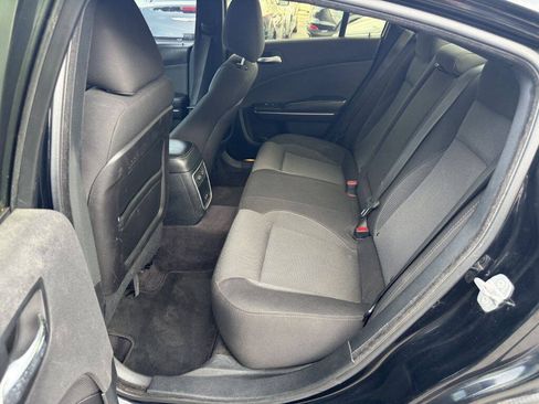 Used 2017 Dodge Charger SE RWD image 21