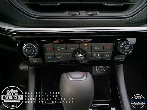 New 2026 Jeep Compass Trailhawk w/ Sun, Sound & Navigation Group image 15