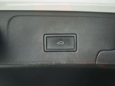 Used 2023 Volkswagen Atlas Cross Sport SE w/ Panoramic Sunroof Package image 12