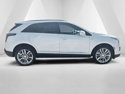 Used 2023 Cadillac XT5 Sportv w/ Technology Package AWD/4WD image 8