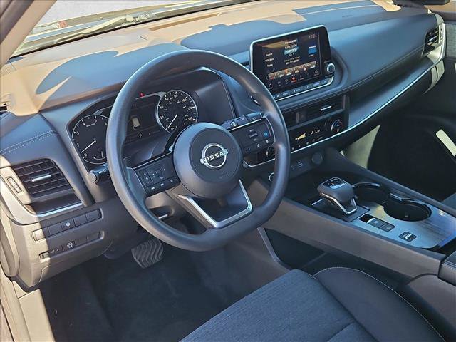 Used 2023 Nissan Rogue SV FWD image 12