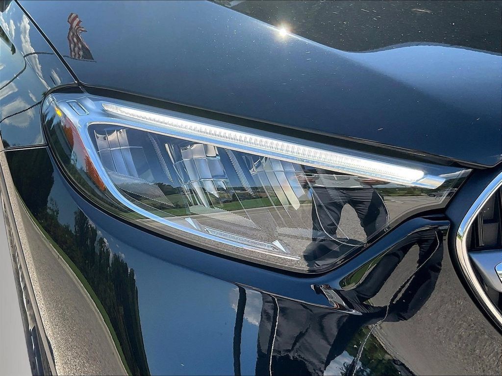 Used 2026 Mercedes-Benz GLC 300 image 31