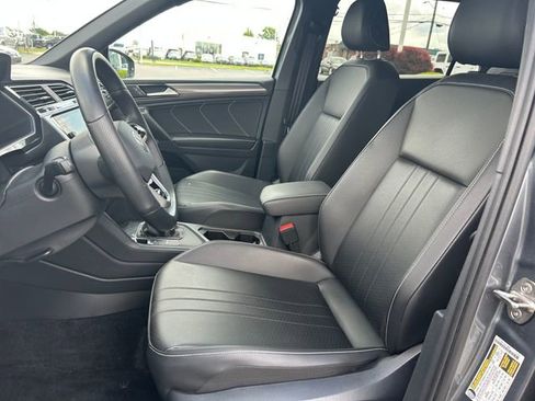Certified 2023 Volkswagen Tiguan SE R-Line FWD image 22