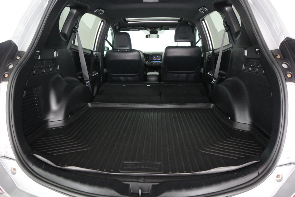 Used 2017 Toyota RAV4 SE AWD/4WD image 35