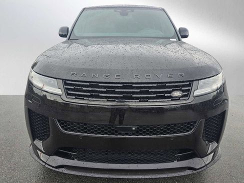 Used 2024 Land Rover Range Rover Sport image 9