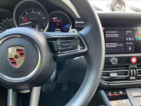 Used 2025 Porsche Macan AWD/4WD image 24