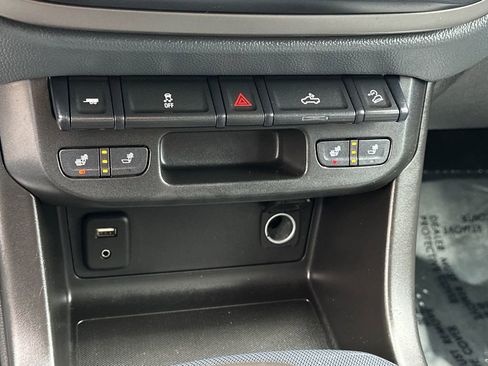 Used 2018 Chevrolet Colorado Z71 w/ Centennial Edition image 29