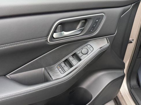 New 2026 Nissan Rogue Platinum AWD/4WD image 22