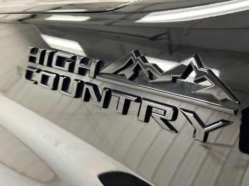 Used 2024 Chevrolet Silverado 1500 High Country w/ Midnight Edition AWD/4WD image 28