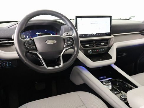 Used 2025 Ford Explorer Platinum w/ Ultimate Package image 2