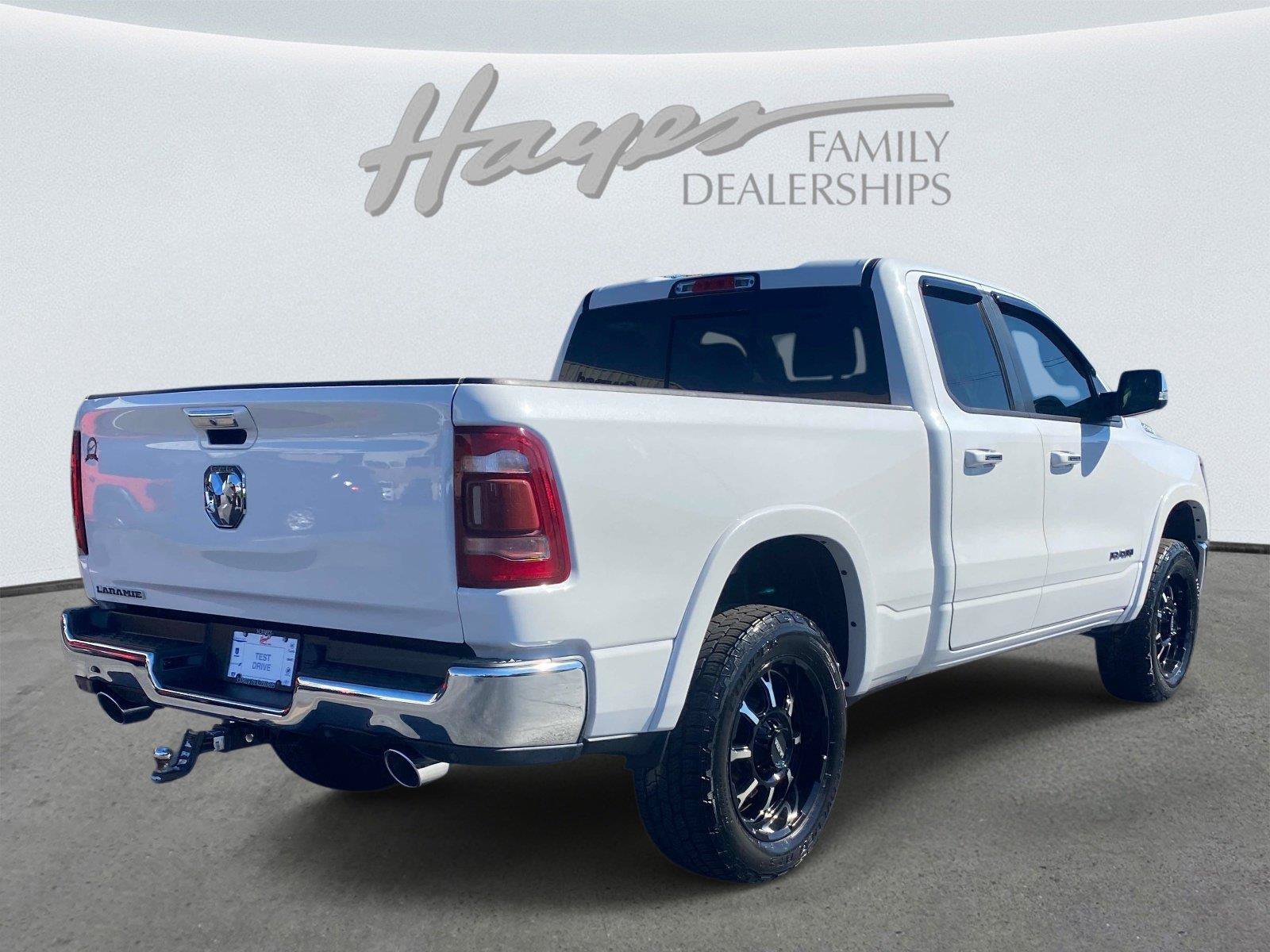 Used 2019 RAM 1500 Laramie AWD/4WD image 3