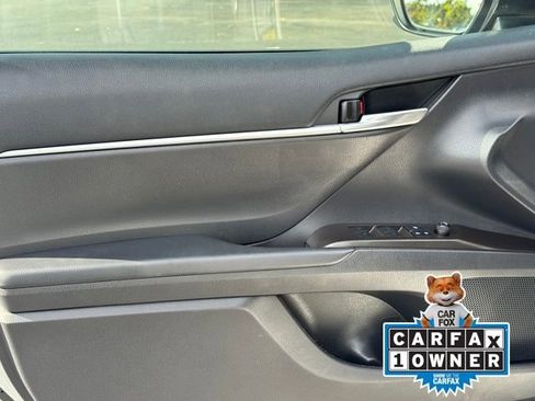Used 2021 Toyota Camry SE image 28