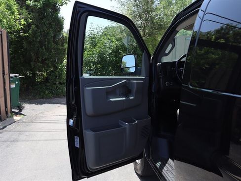 Used 2021 Chevrolet Express 2500 w/ Driver Convenience Package RWD image 17