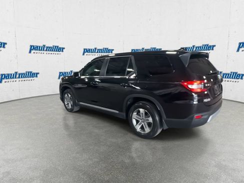 Used 2025 Honda Pilot EX-L image 8