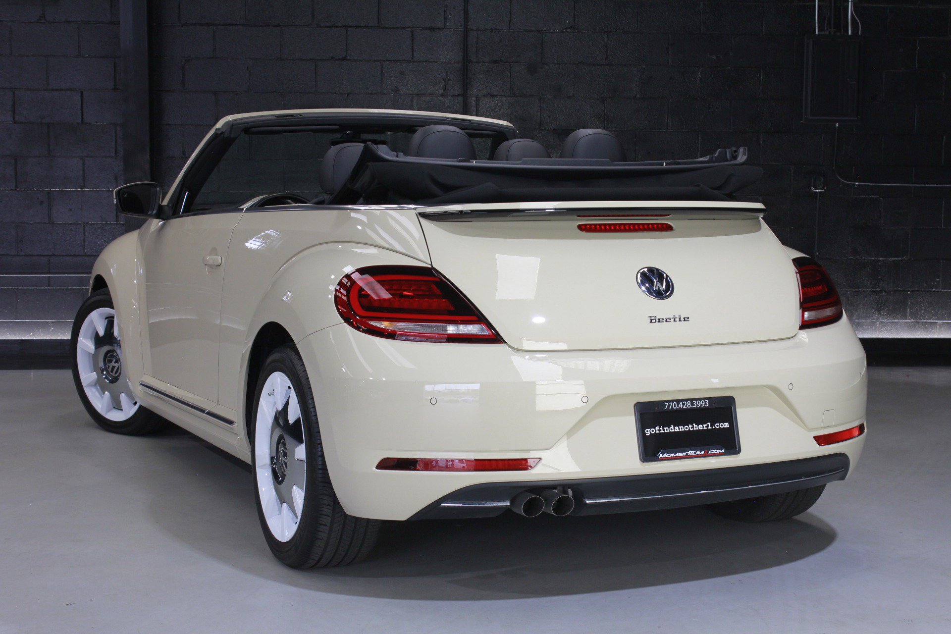 Used 2019 Volkswagen Beetle 2.0T S FWD image 20