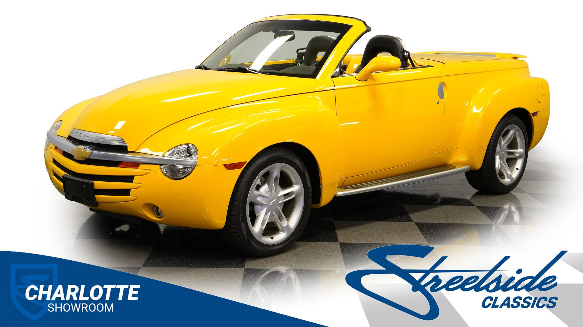 Used 2004 Chevrolet SSR w/ Preferred Equipment Group RWD image 1