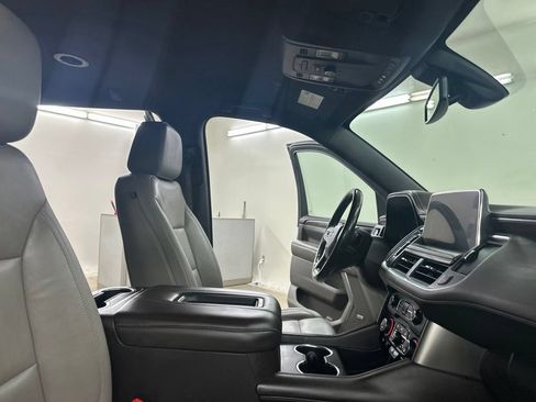 Used 2021 Chevrolet Suburban LT AWD/4WD image 24