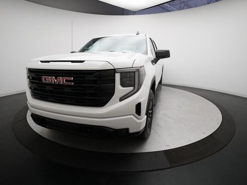 Used 2024 GMC Sierra 1500 Elevation image 32