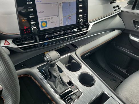 Used 2024 Toyota Sienna XSE w/ XSE Premium Package FWD image 27