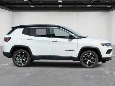 Used 2026 Jeep Compass Limited AWD/4WD image 4