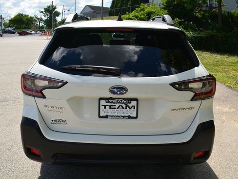 Used 2023 Subaru Outback Premium AWD/4WD image 6