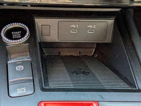 Used 2025 Nissan Kicks SR FWD image 23