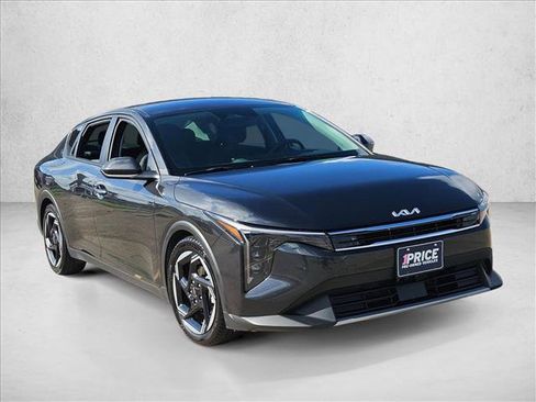 Used 2025 Kia K4 EX FWD image 3