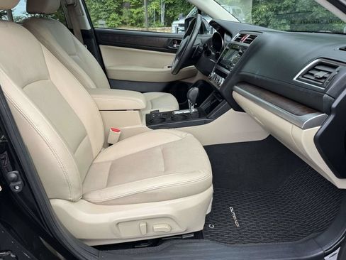 Used 2017 Subaru Outback 2.5i Limited AWD/4WD image 15