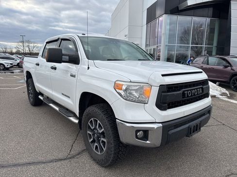 Used 2015 Toyota Tundra SR5 w/ SR5 Upgrade Package image 4