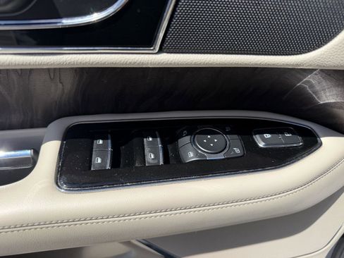 Used 2021 Lincoln Navigator 4WD image 12