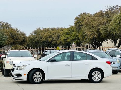 Used 2016 Chevrolet Cruze LS image 5