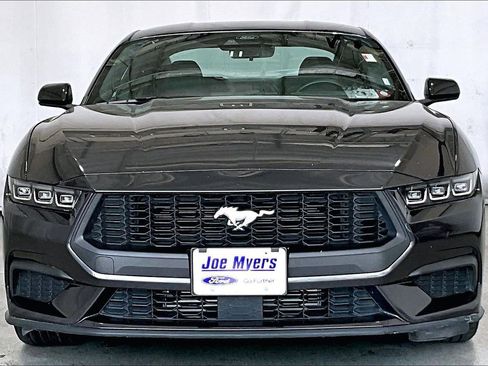Used 2024 Ford Mustang Coupe image 3