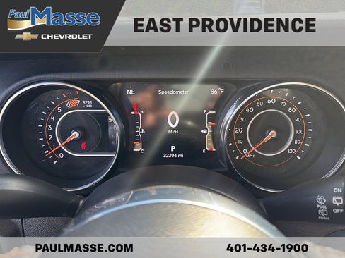 Used 2023 Jeep Wrangler Unlimited Sahara AWD/4WD image 12