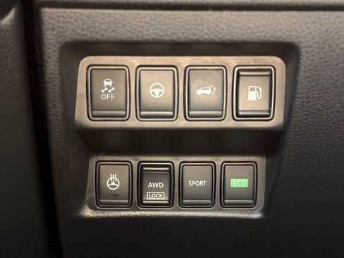 Used 2020 Nissan Rogue SL image 17