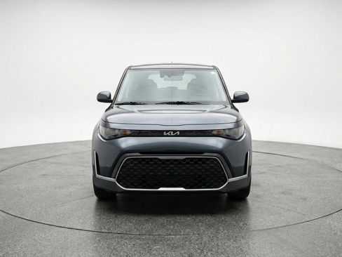 Used 2025 Kia Soul LX w/ LX Technology Package FWD image 2