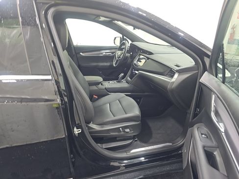 Used 2025 Cadillac XT5 Luxury AWD/4WD image 16