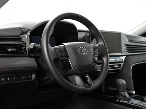Used 2025 Toyota Camry LE FWD image 10