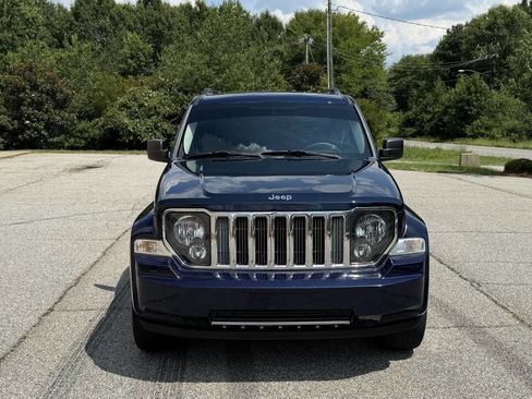 Used 2012 Jeep Liberty Limited Jet image 3