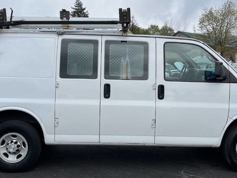 Used 2014 Chevrolet Express 2500 image 4