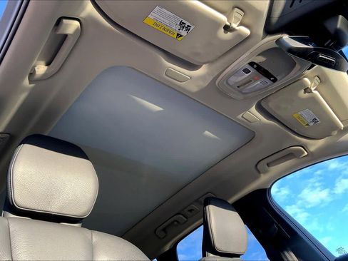 Used 2024 Volvo XC60 B5 Plus image 13