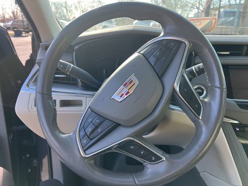 Used 2019 Cadillac XT5 Luxury image 17