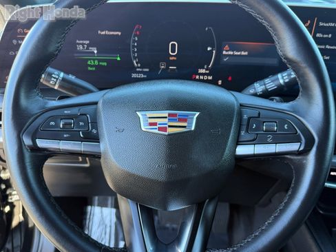 Used 2025 Cadillac XT4 Premium Luxury image 14