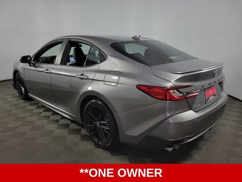 Used 2025 Toyota Camry SE w/ Convenience Package FWD image 6