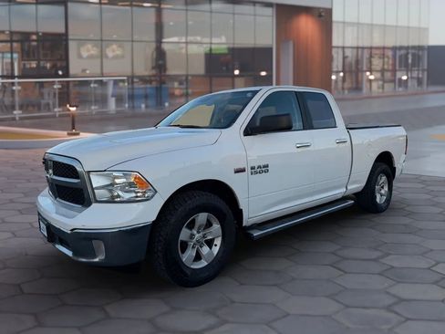 Used 2017 RAM 1500 Classic SLT AWD/4WD image 4