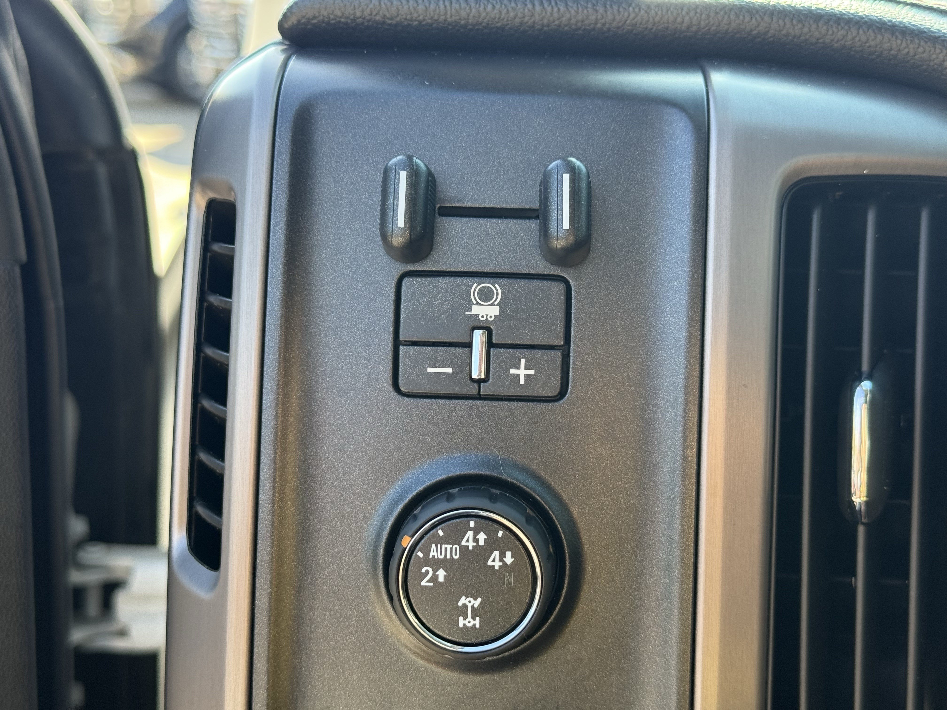 Used 2016 GMC Sierra 1500 SLT w/ All-Terrain Package AWD/4WD image 24