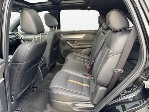 Used 2025 MAZDA CX-70 3.3 Turbo S w/ Premium Package image 16