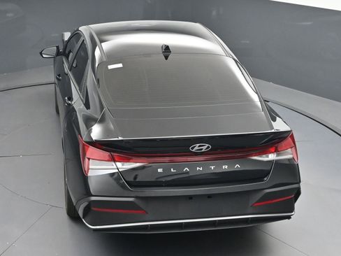 Used 2025 Hyundai Elantra Sport FWD image 33