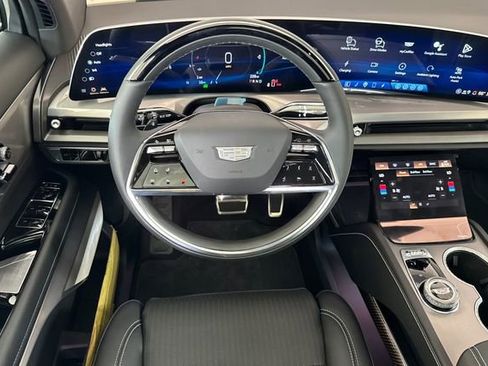 New 2026 Cadillac Vistiq Luxury w/ LPO, Floor Liner Package image 14